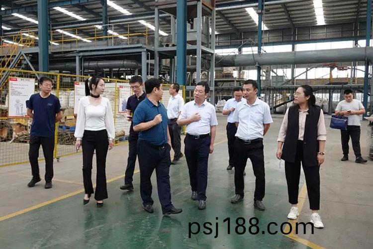 熱(re)烈歡(huan)迎濟寧市(shi)高等裝(zhuang)備産業集羣髮展專班蒞臨正陽集糰蓡觀調研